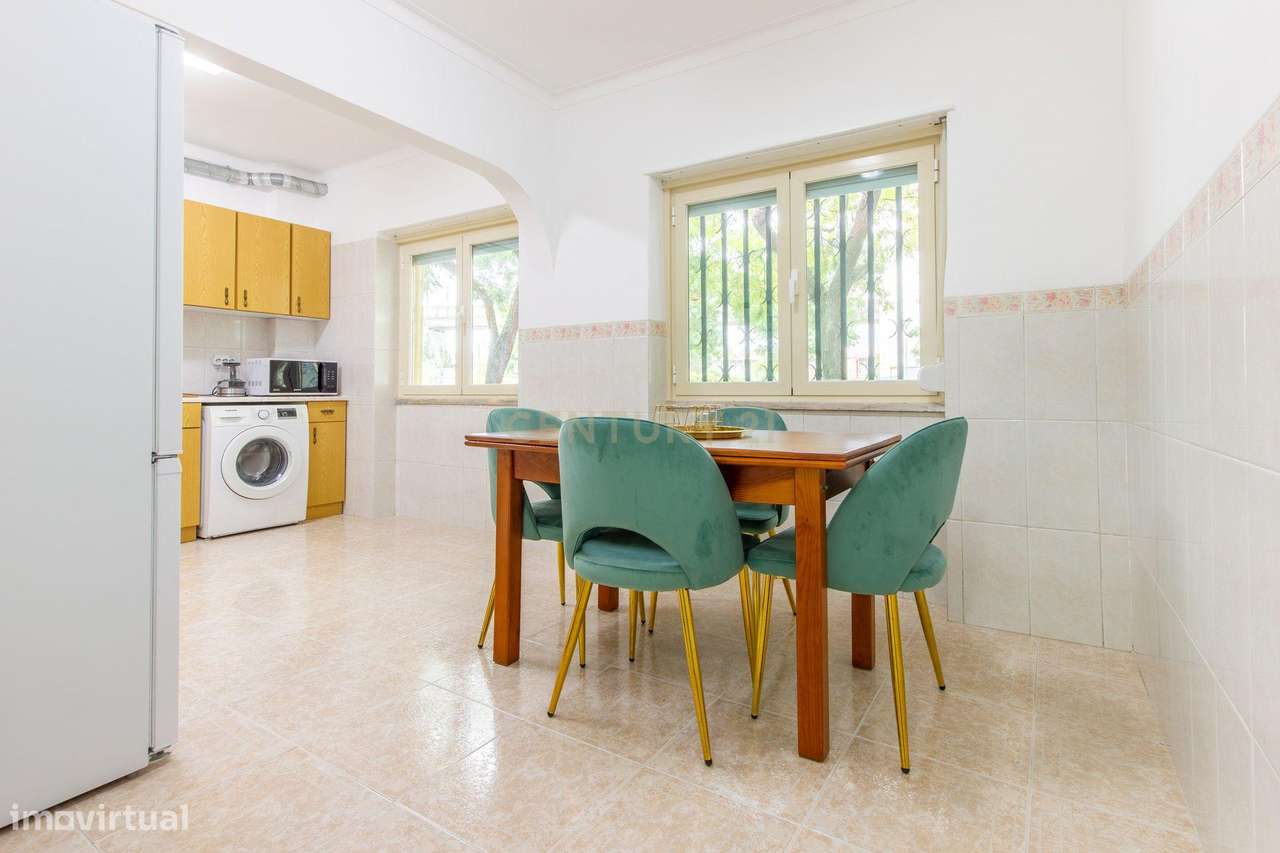 Apartamento originalmente T3, convertido em T2 (mas facilmente reversí-18
