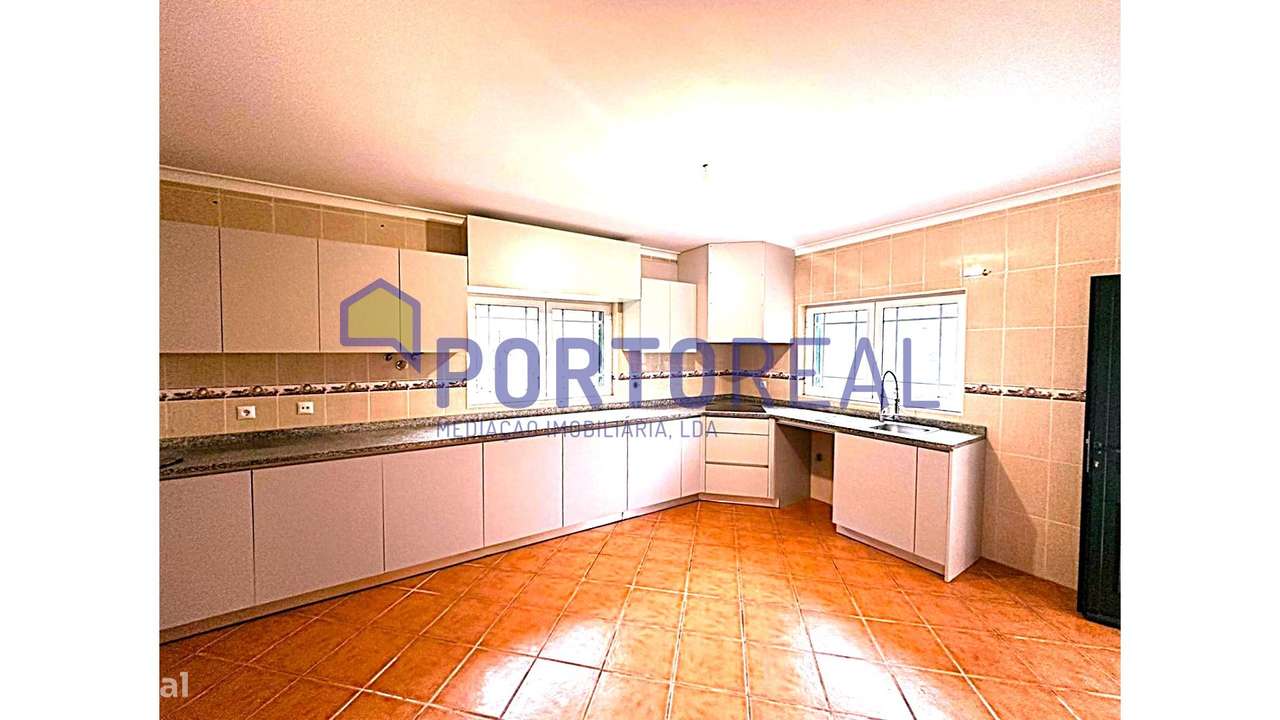 Moradia Isolada T3 R. Várzea de Aboadela-17