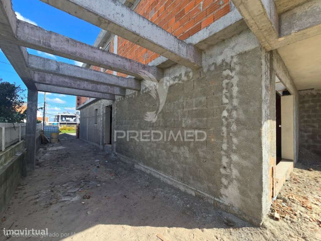 Moradia Gem. T4, c/3 Suites e Piscina, em Fernão Ferro - Grande imagem: 3/32