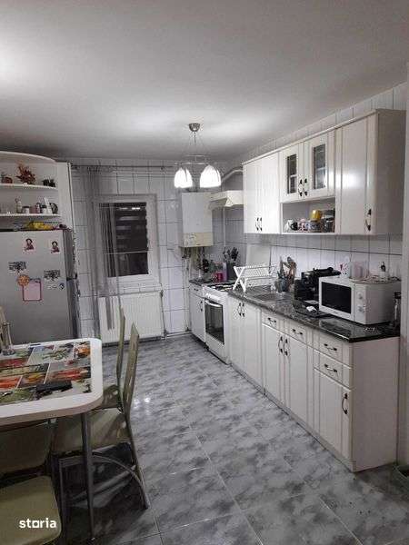 Ap. 4 camere de vanzare - Imagine principală: 4/7