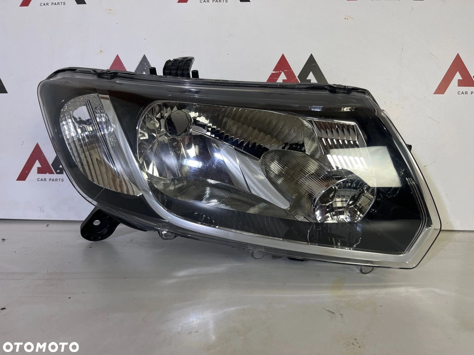 Lampa prawa Przód przednia Dacia Sandero II 12-20 Europa - 3