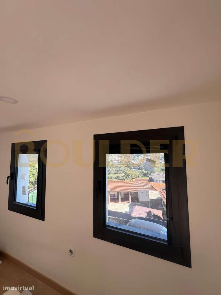 Moradia T2 em Sobradelo da Goma-23