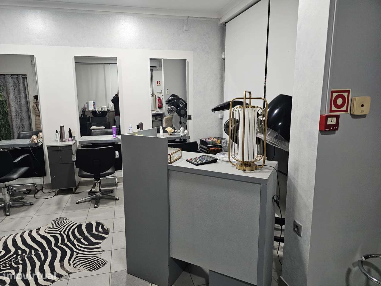 Aluga cadeira em cabeleireiro no centro de Setúbal - Grande imagem: 3/11