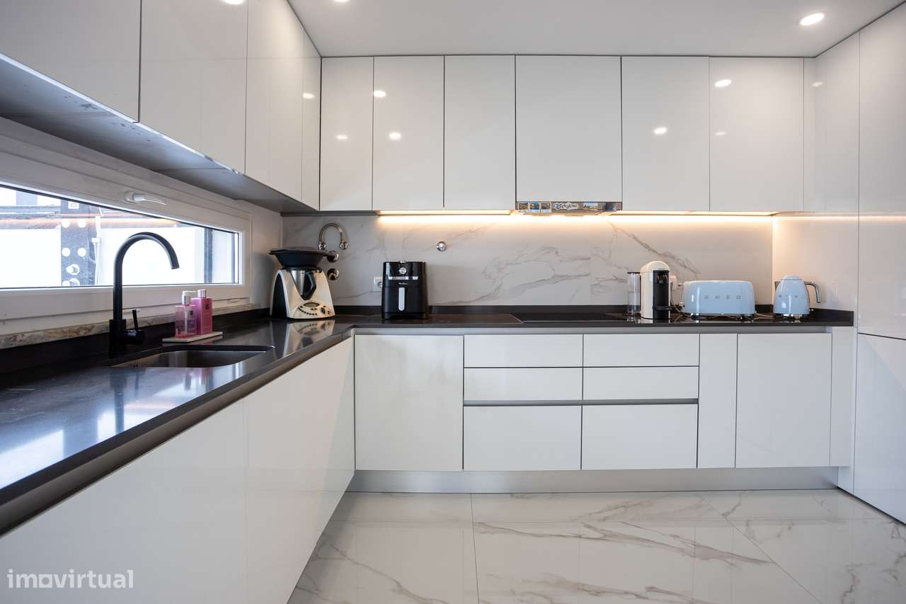 Moradia T4 Semi-Nova-5