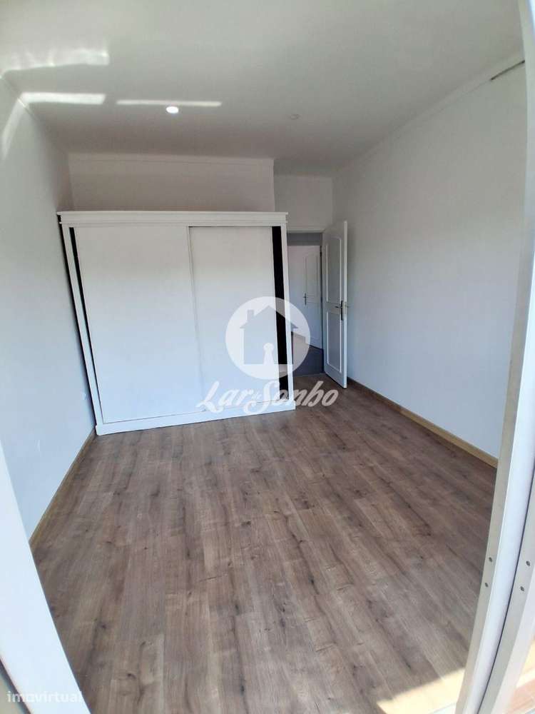 T3 Remodelado com 3 Frentes, Varandas, Elevador e Garagem | Fânzere...-10