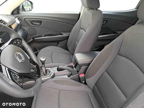 SsangYong Tivoli Grand 1.5 T-GDI Adventure - 14