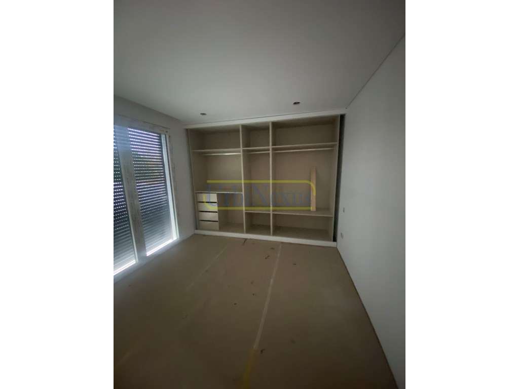 Moradia Nova V2 - Terreno 220M2-8