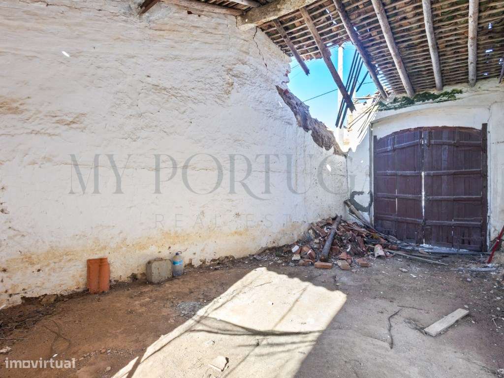 Solar Histórico de 1936 com Grande Quinta no Centro da Vila Oportun...-19