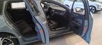 Volvo V60 2.0 B4 Plus Dark Auto - 11