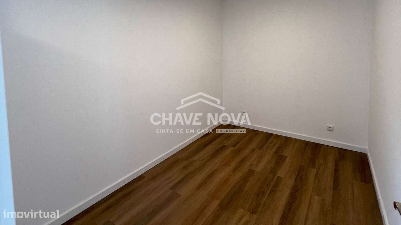 Moradia T2 Duplex na Cirvunvalação - Grande imagem: 4/11