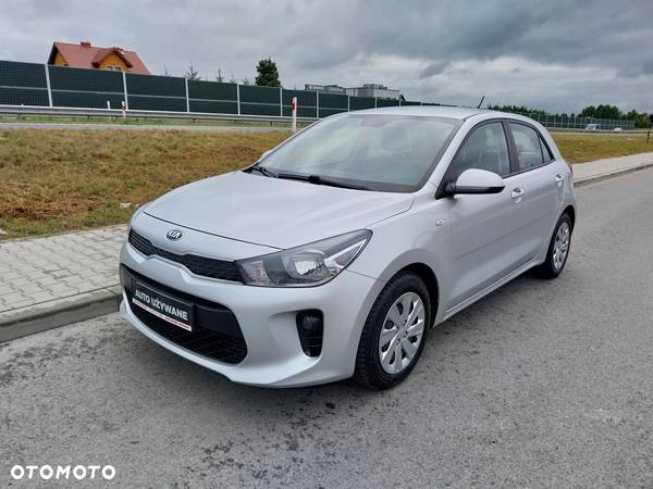 Kia Rio 1.2 L - 3