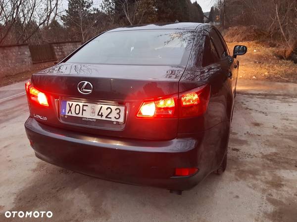 Lexus IS 220d F-Sport - 22