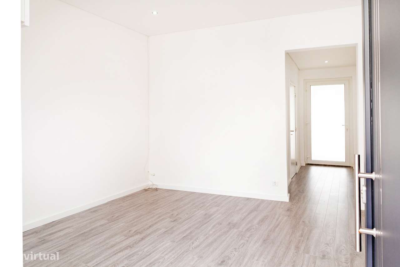 Moradia com pátio no Centro de Espinho - Grande imagem: 3/20