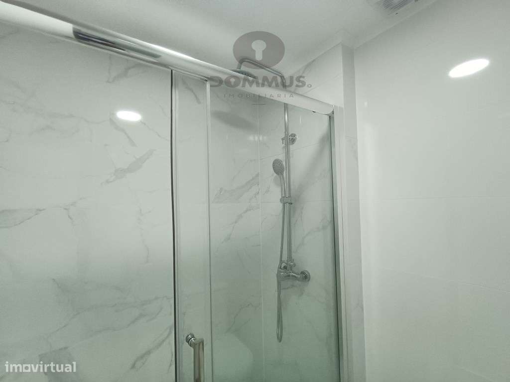 Apartamento T2+1 Renovado na Buraca-10