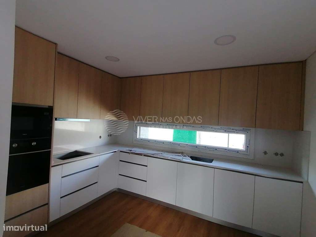 Moradia T2+1 Contemporânea em Foros da Catrapona - Fernão Ferro - Grande imagem: 5/38