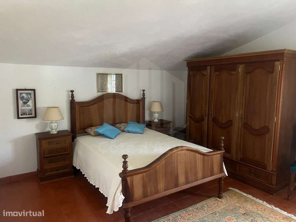 Moradia com 7 Assoalhadas , garagem e com terreno de 1.000 m2 zona ...-43