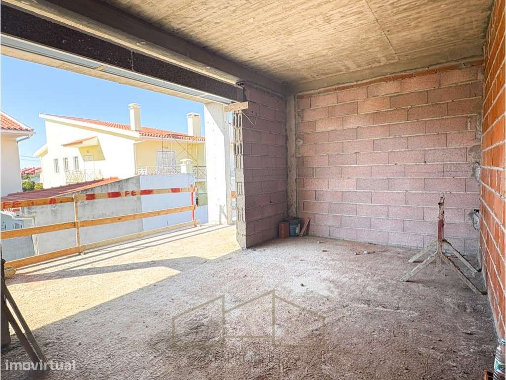 Moradia T4 em Fernão Ferro-34