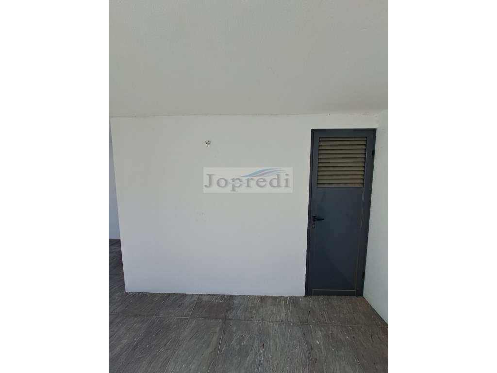 Moradia T4 na Aroeira-5