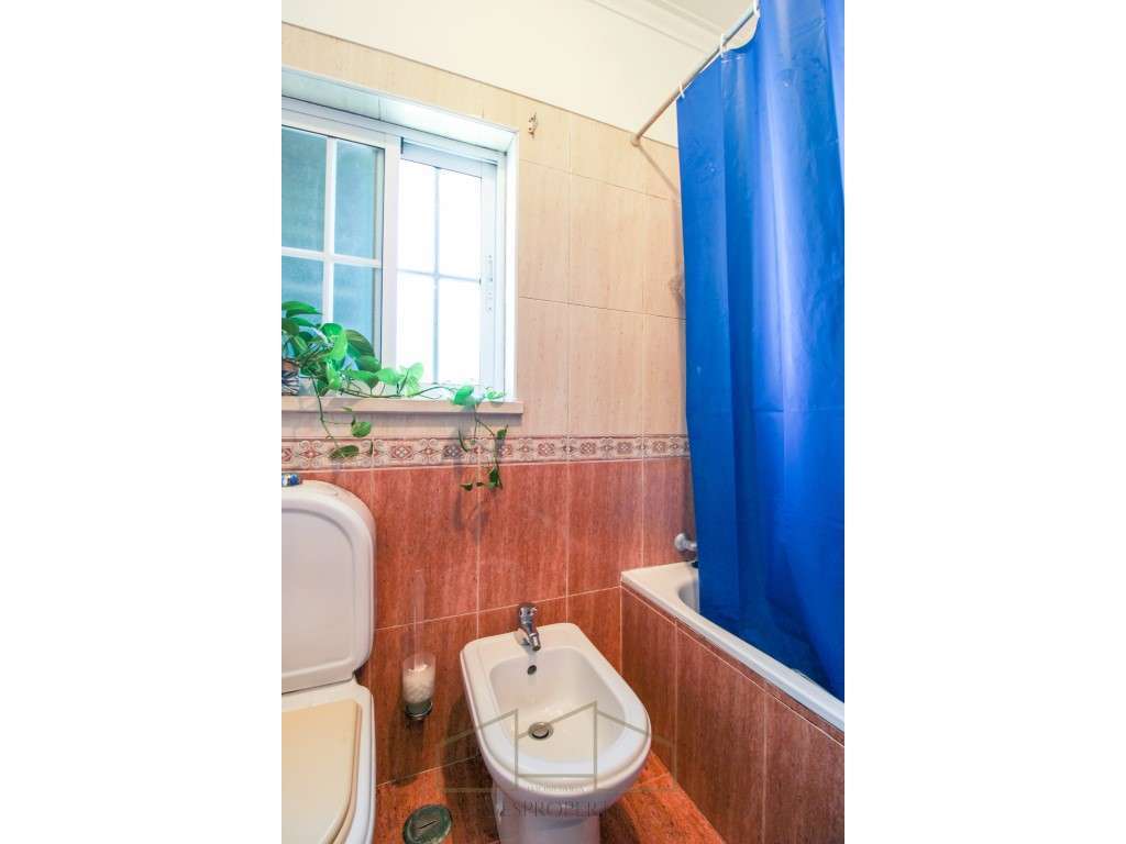 Moradia T3 nos Foros da Amora-29