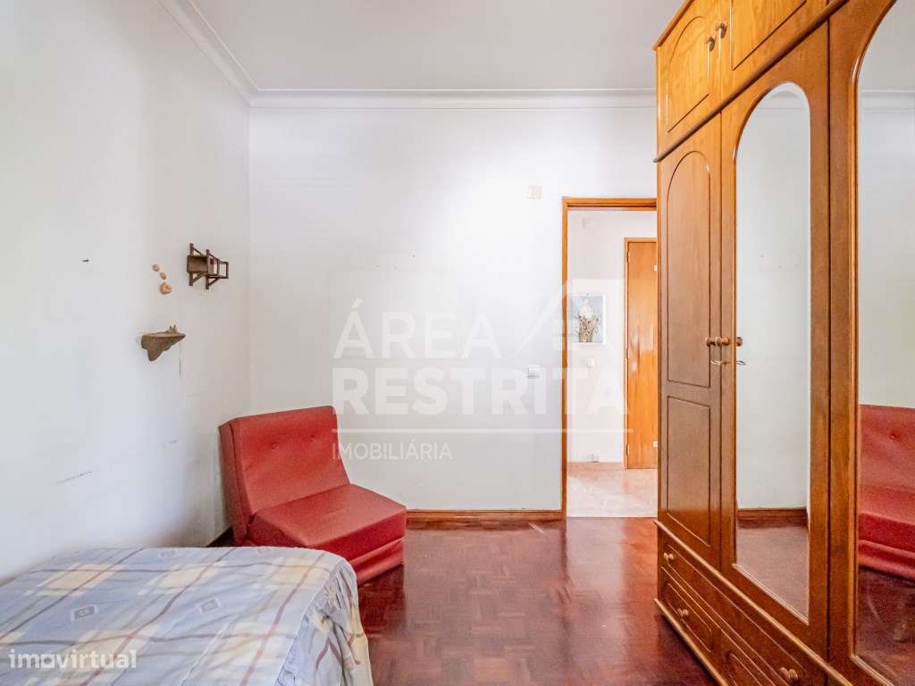Excelente Apartamento T2 nas Paivas - Ótimo Potencial e Localização...-22