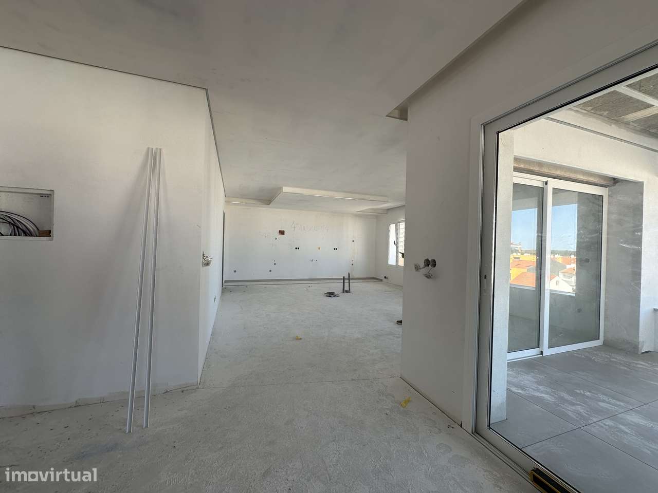 T4 em construção junto à Rodoviária. Vende o Construtor.-3