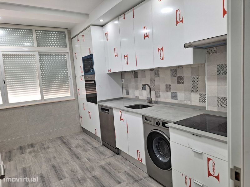 apartamento T2 totalmente remodelado no centro do barreiro