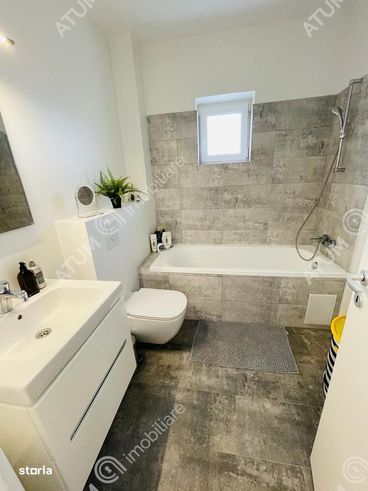 Apartament cu 2 camere decomandate si balcon etaj intermediar-13