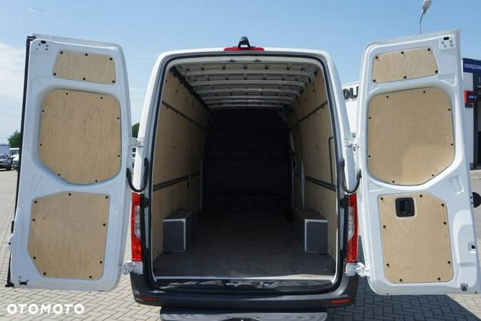 Mercedes-Benz Sprinter - 10