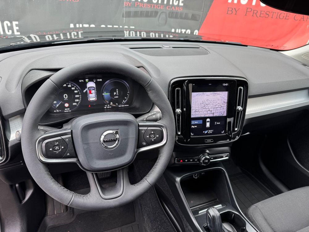 volvo xc-40   recharge t5 twin engine at7 inscription