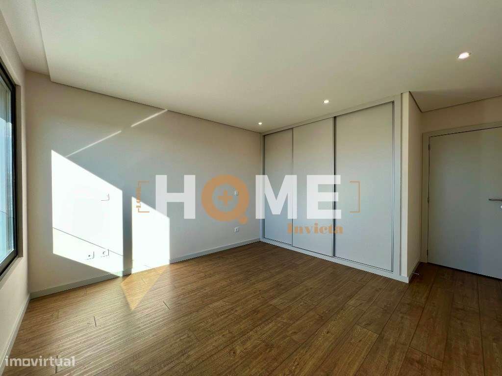 EXCELENTE Apartamento T3 NOVO | em plena Av. da Boavista-2