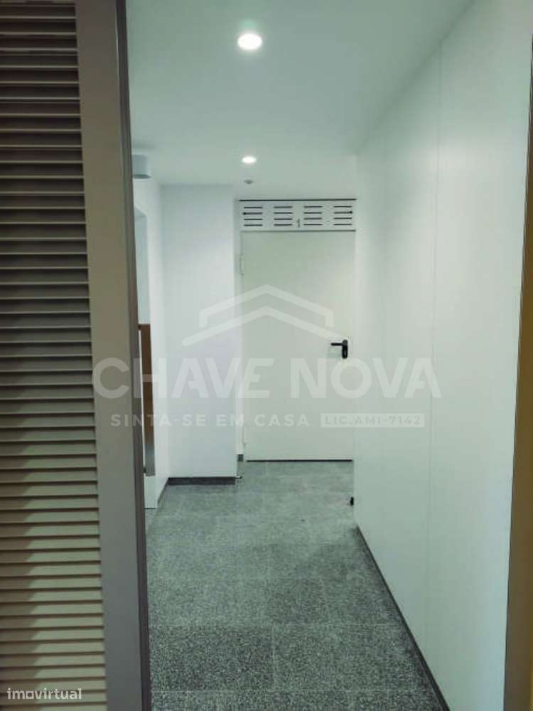 Apartamento T2 na Rua de Nossa Senhora de Fátima / Boavista - Grande imagem: 4/22