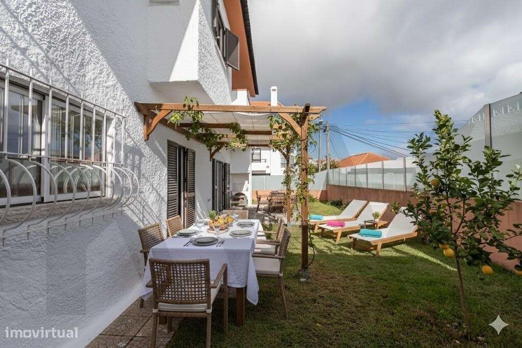 Moradia Renovada de Charme com 4 Quartos e Vista Panorâmica para Lisbo - Grande imagem: 1/60