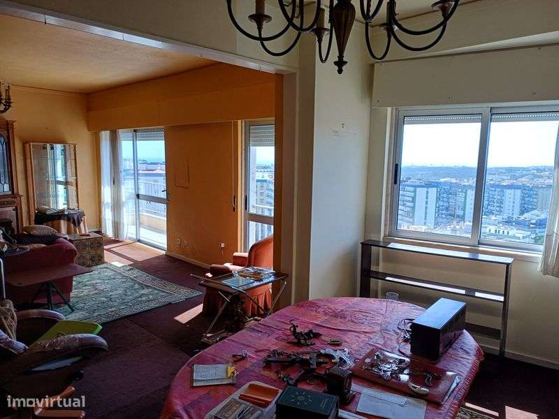 T6 em Carnaxide com óptima exposição solar - Grande imagem: 5/11