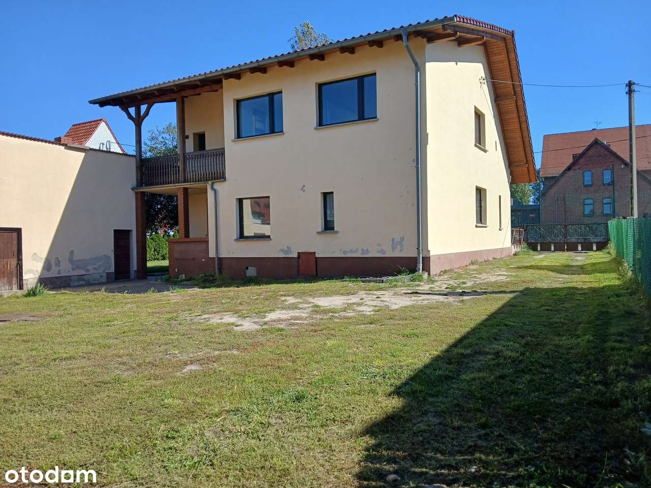 Dom z garażem i dużym ogrodem !-3