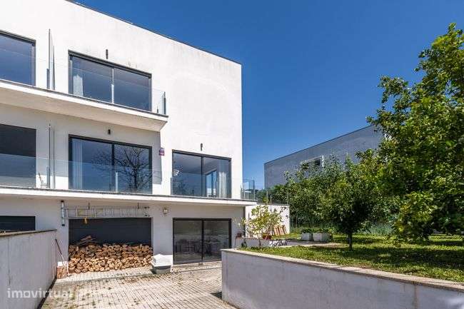 Moradia T4 com 2 Suites em Dume - Braga-37