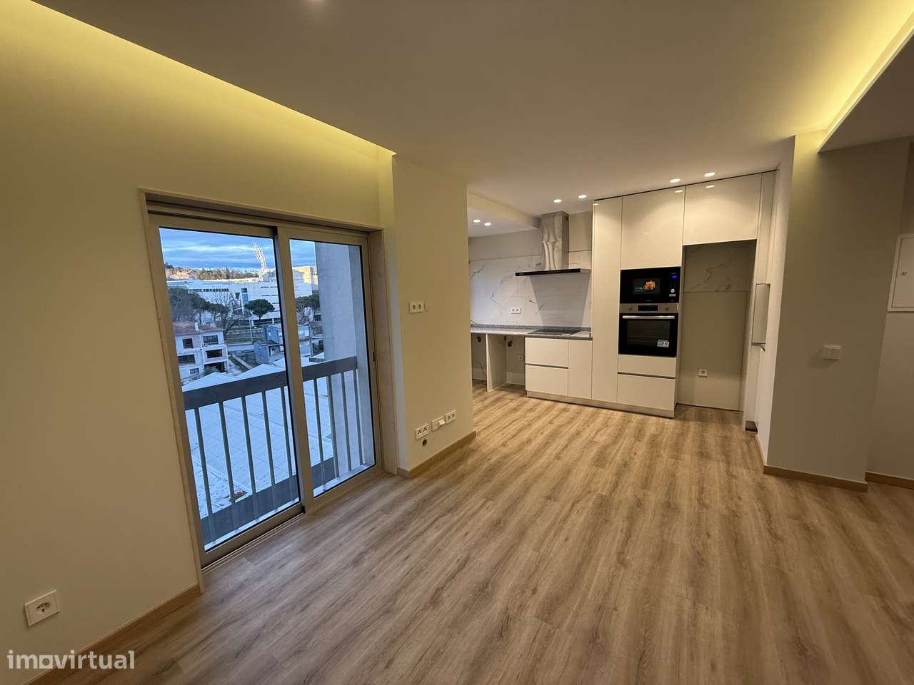 Apartamento para arrendar totalmente remodelado - Grande imagem: 4/23