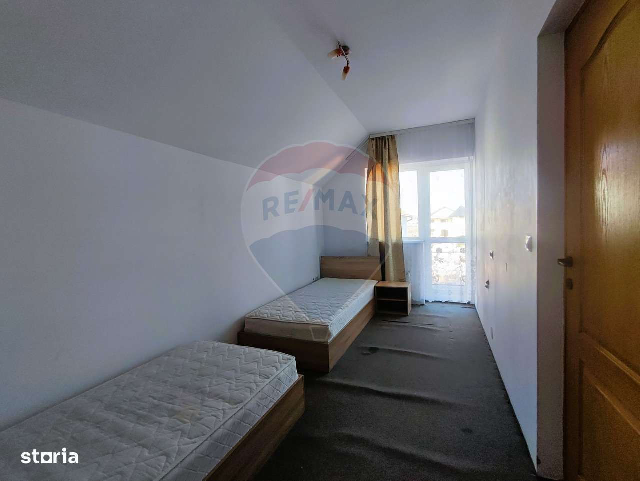 Casă / Vilă cu 5 camere de vânzare-8