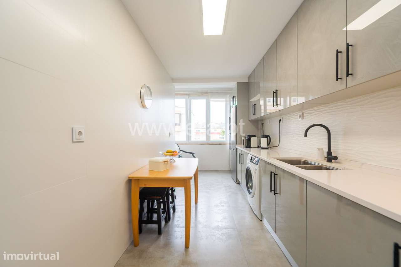 Apartamento T3 Remodelado - Transformado em T2-14