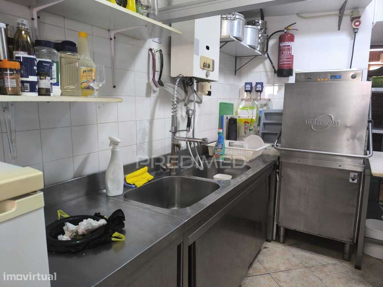 Restaurante totalmente mobilado e equipado, com habitação no 1º pis... - Grande imagem: 5/21