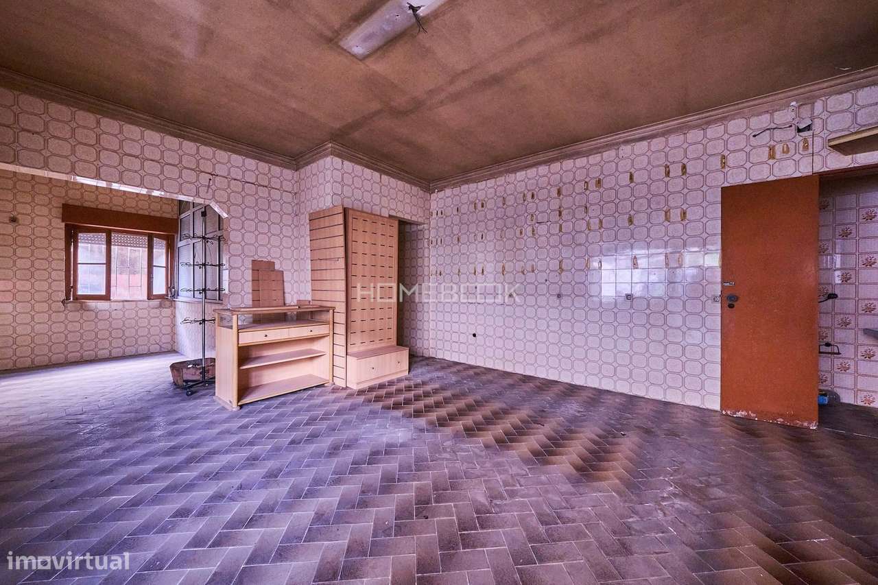Prédio para remodelação em Casal de Cambra - Grande imagem: 4/25