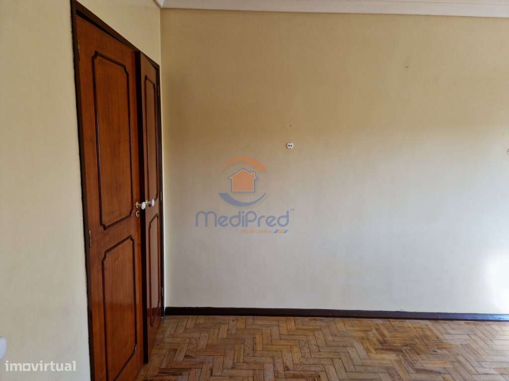 Apartamento T2 remodelado - Pontinha-14