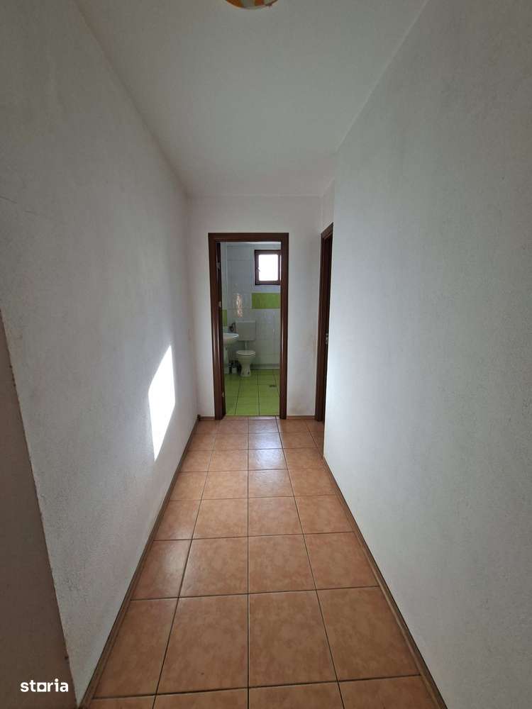 Apartament cu 3 camere, et: 2/3 la vila in Piata Cluj-6