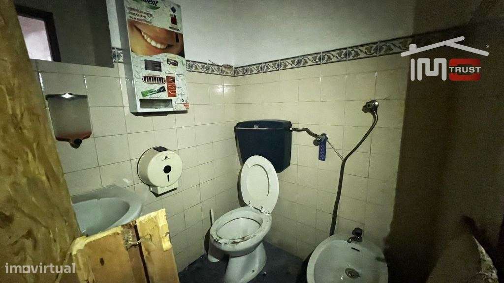 Prédio Habitacional Rés-do-Chão e 1º andar no Centro do Montijo - P...-18