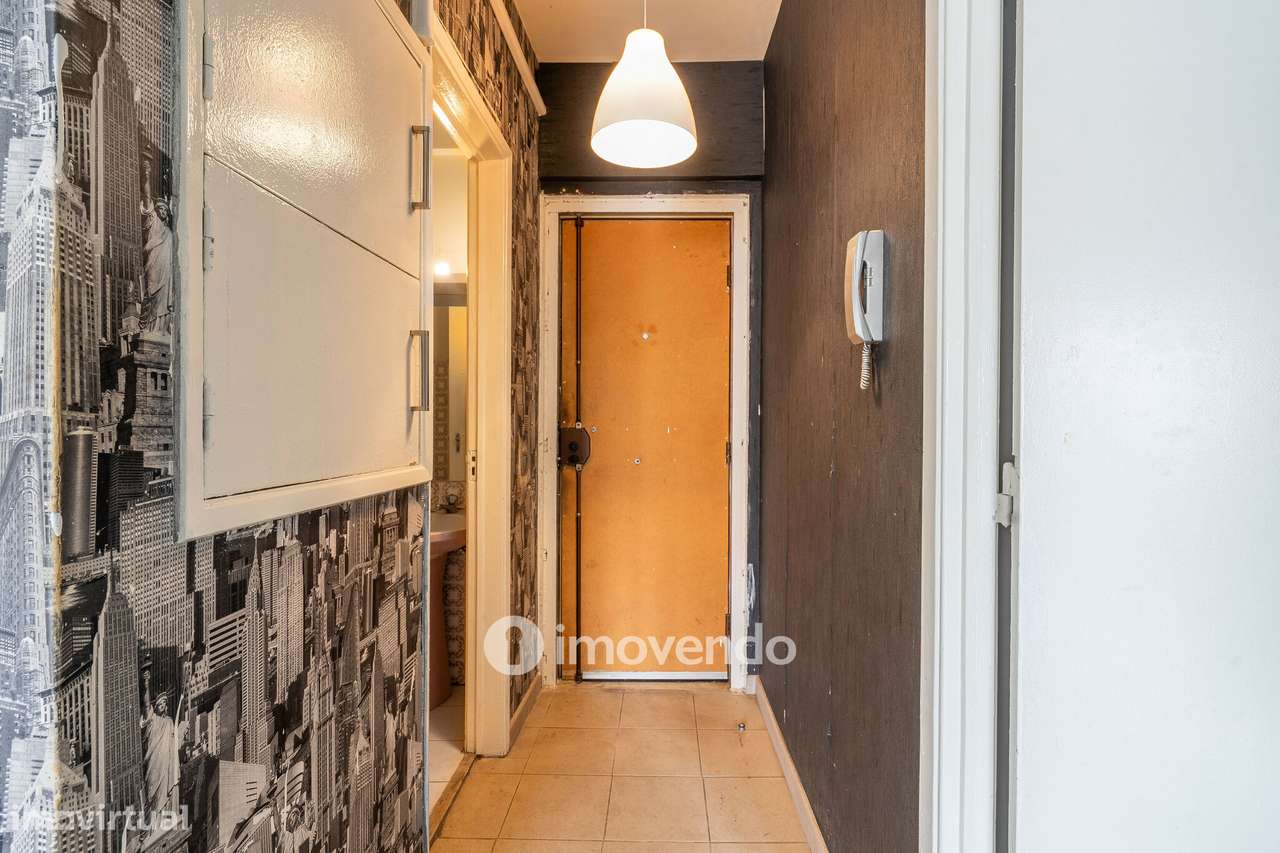 Apartamento T1 para renovação, junto da Praia de Paço de Arcos-17