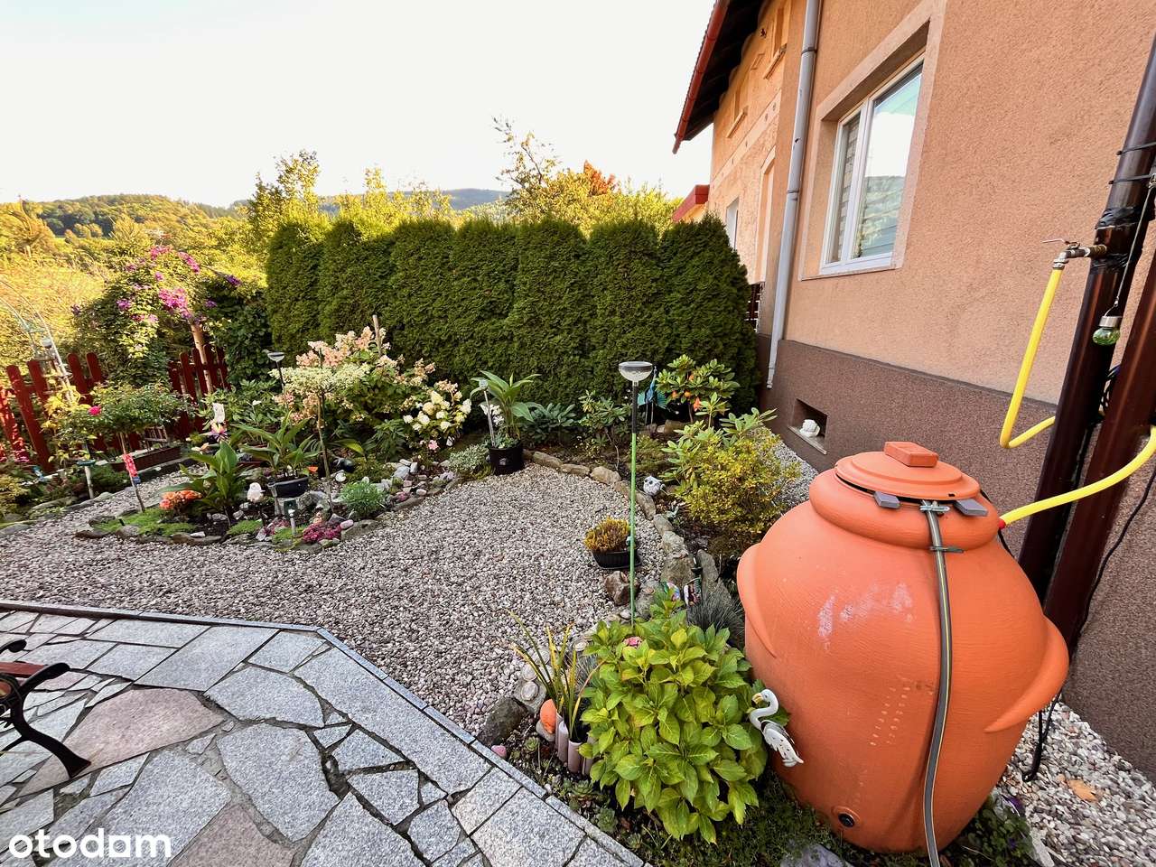 Połowa bliźniaka w Walimiu z uroczym widokiem na Góry Sowie-8