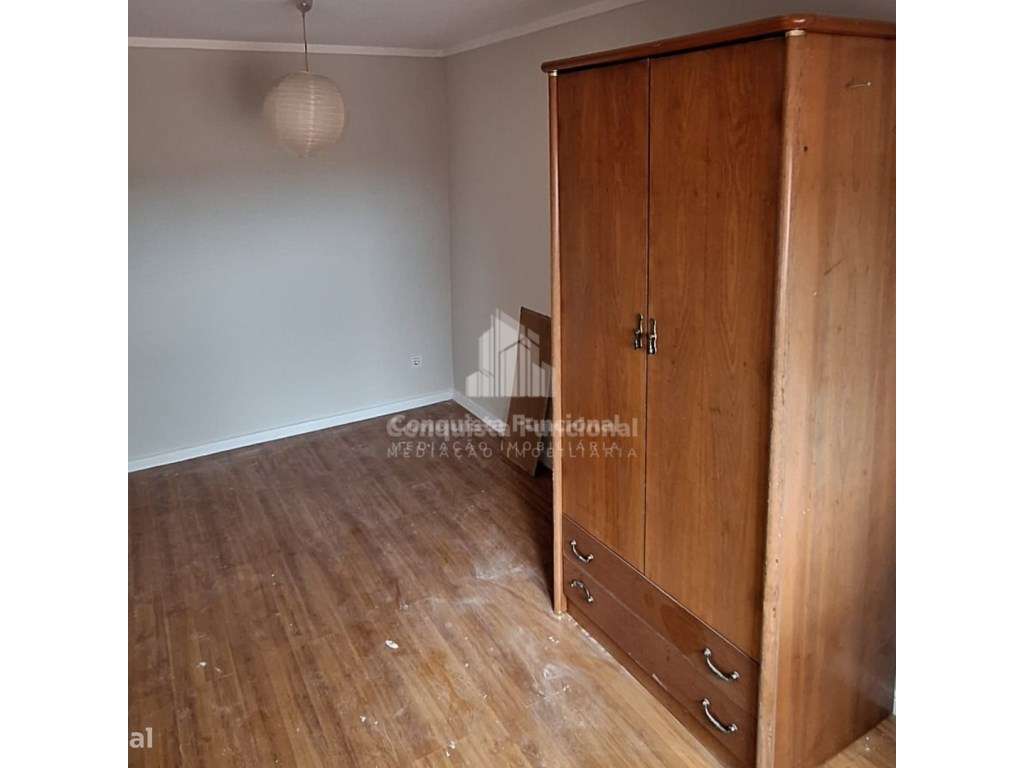 Oportunidade de negócio em Ramalde Duplex T1+1 .-12
