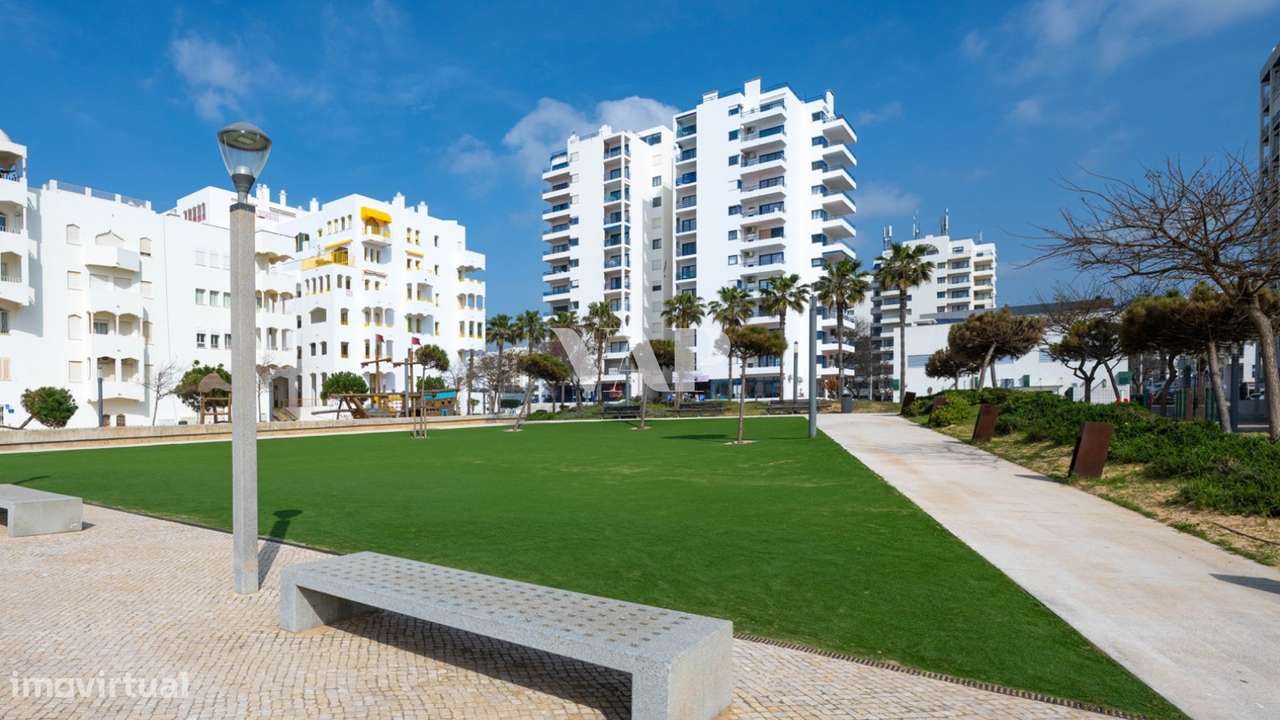 Apartamento T2+1 Renovado com Vista Mar Frente ao Calçadão em Quarteir - Grande imagem: 5/20