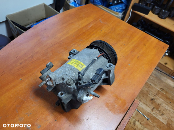 SPRĘŻARKA KLIMATYZACJI FORD 1.0 ECOBOOST C1B1-19D629-AJ - 2