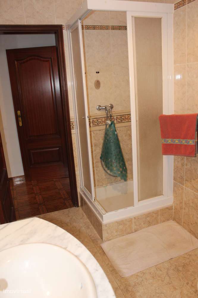 Moradia T2 +Anexos e garagem Lote 2500 m2-7