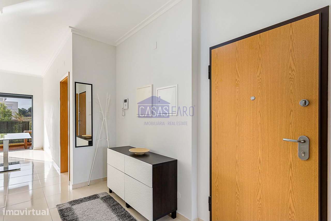 Apartamento T3 semi-novo nos arredores de Olhão na Zona Alta com estac-12